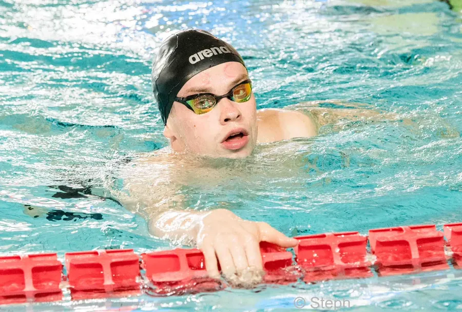 Schwimmer im Wasser