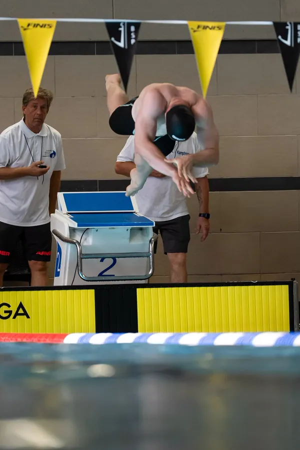 Schwimmstart vom Block